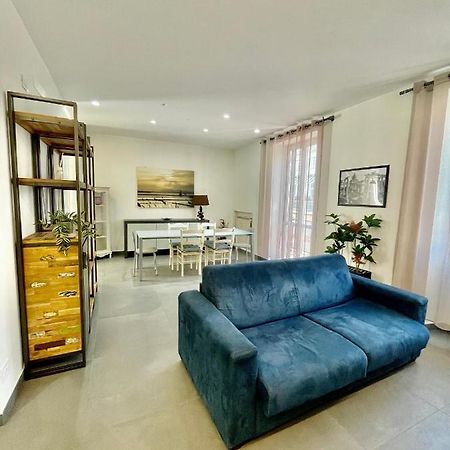 Privatehouseinrome Lägenhet Exteriör bild