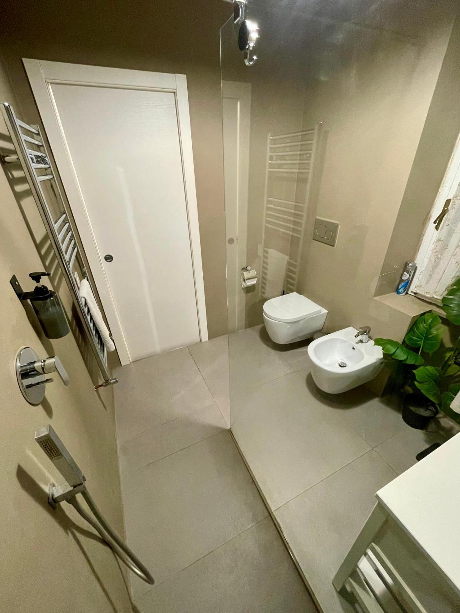 Privatehouseinrome Lägenhet Exteriör bild