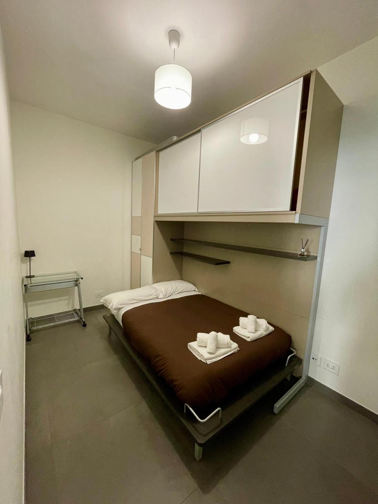 Privatehouseinrome Lägenhet Exteriör bild